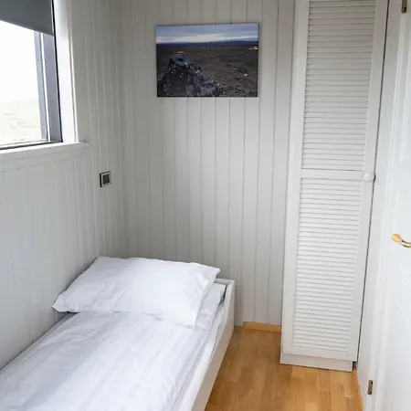 Black Beach Cottage Thorlakshofn Exterior photo
